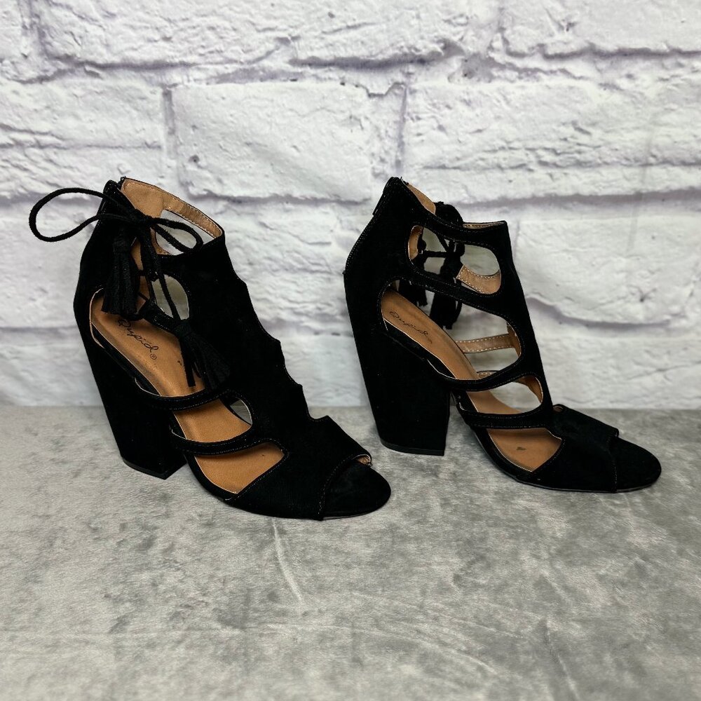 Qupid Black Sandals